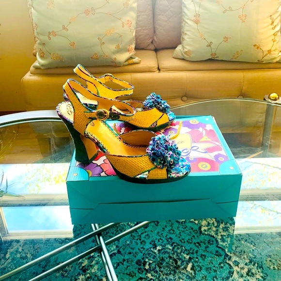 ✨ Antrhopologie✨ Raffia Chunky Sandals W/Corked Heels & Floral Accent - Picture 3 of 16